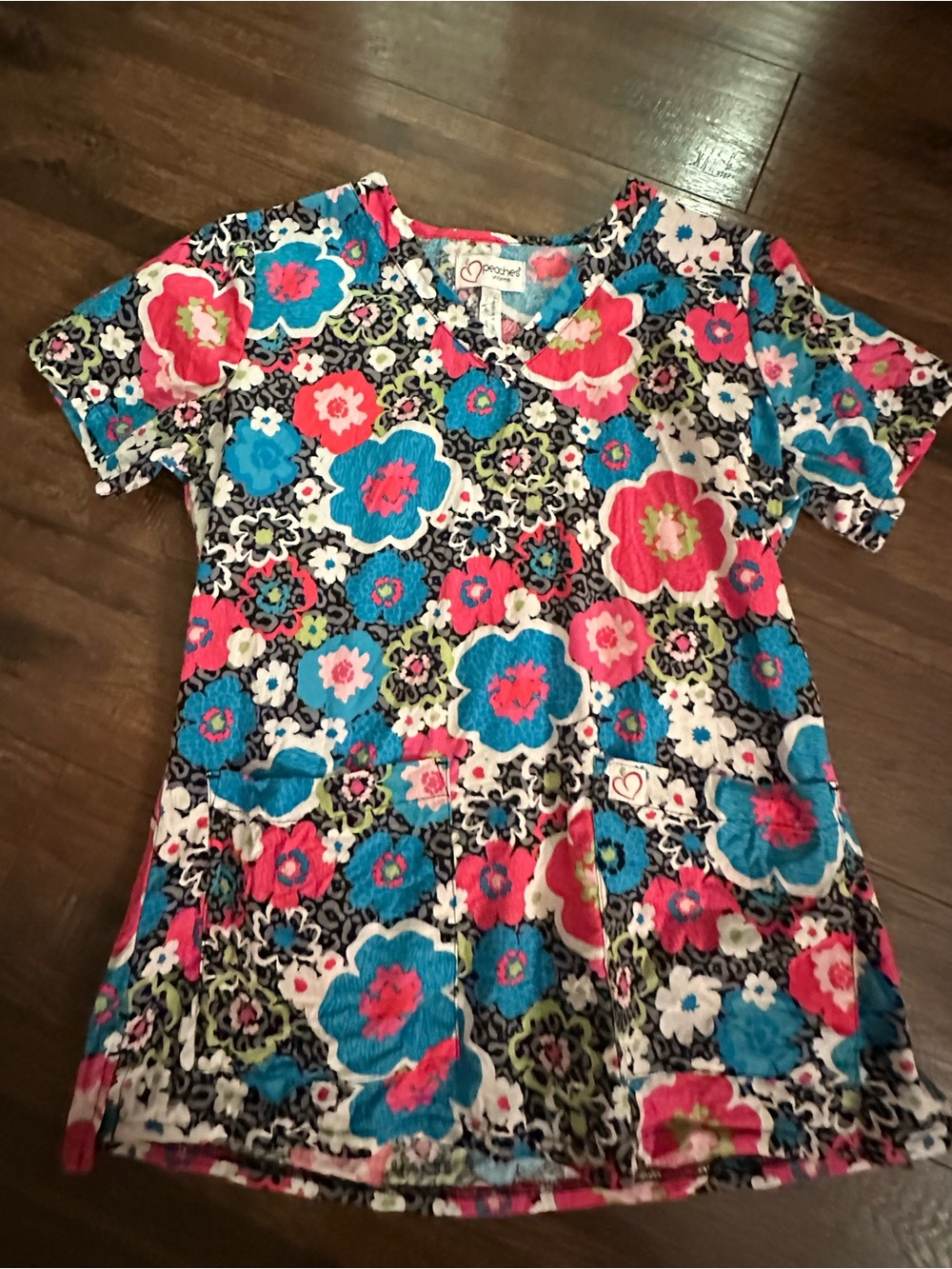 Peaches Bright Floral Scrub Top in Turquoise & Pink